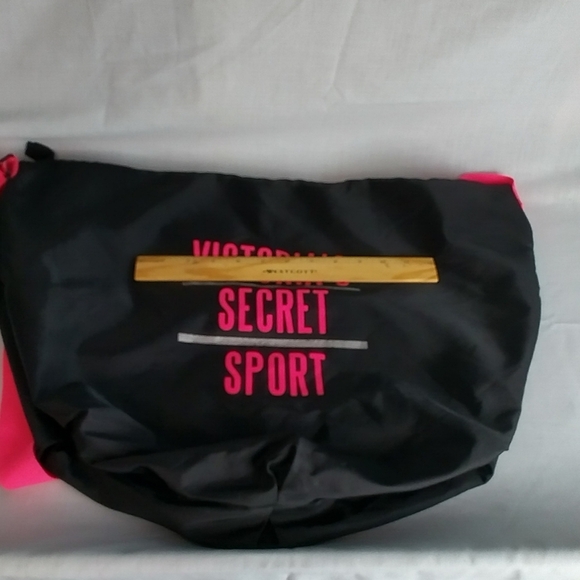 Victorias Secret Sport Zip  Duffle Gym Bag Hot Pink Black,Adjustable Strap * - Picture 4 of 10